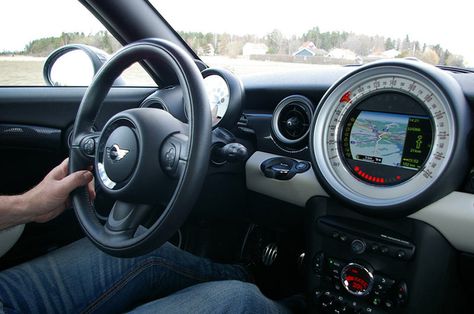 Autoescuela Monte persona al volante